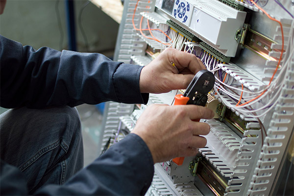 Commercial Electrician